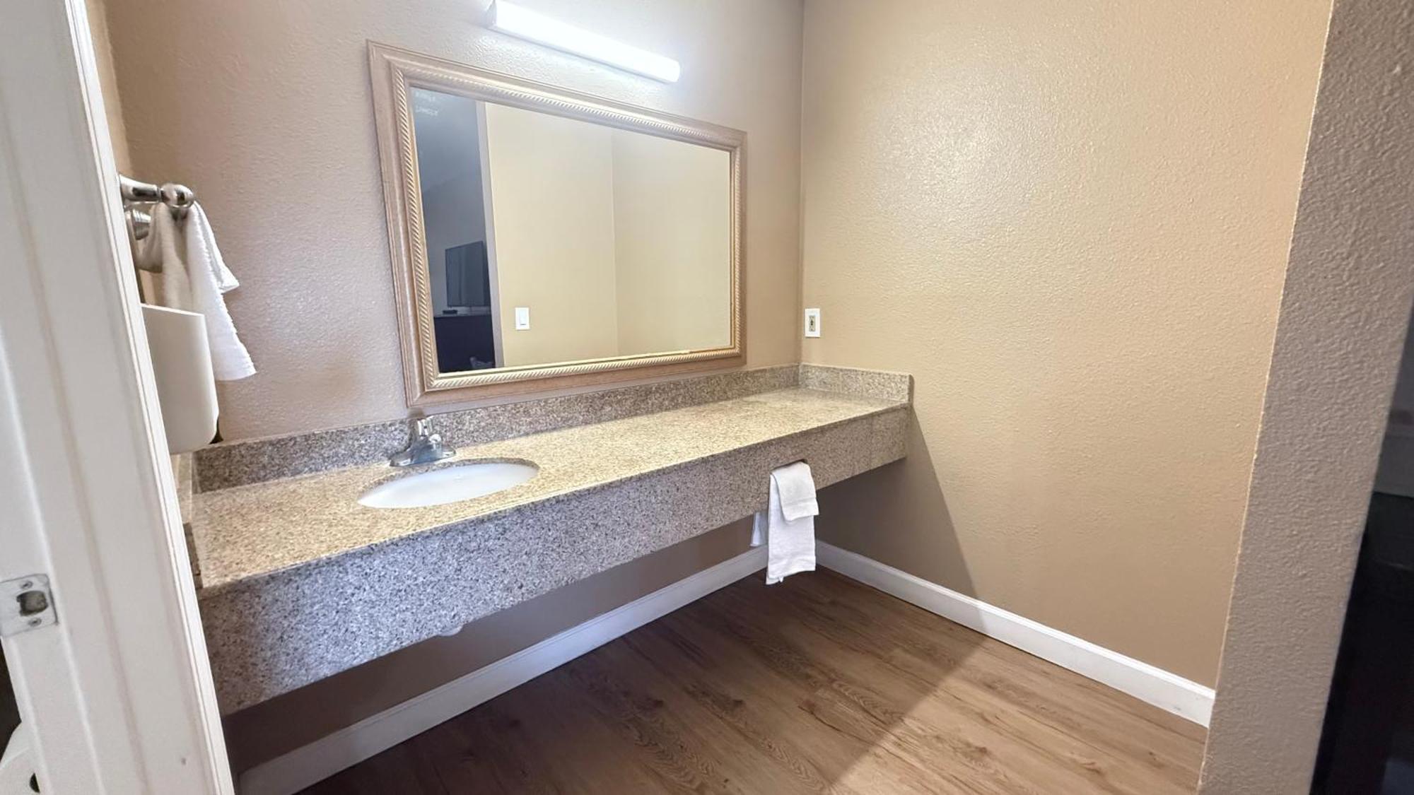 Valley Inn Watsonville Bagian luar foto